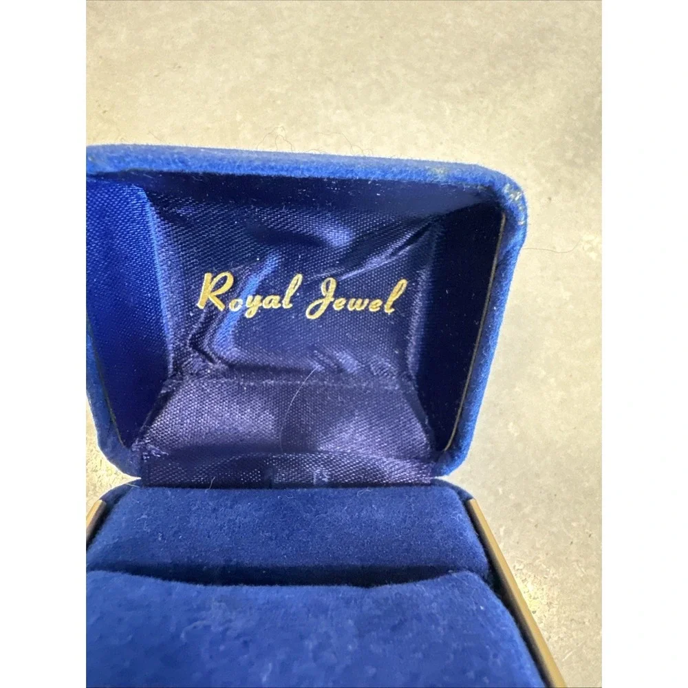 Vintage Blue Velvet Royal Jewel Jewelry Display Box‎